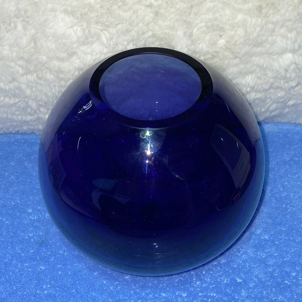 NWOT CRATE & BARREL Oasis vase Purple. - Picture 1 of 4
